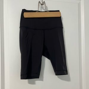 All black lululemon bike shorts